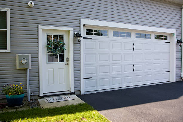 24/7 Emergency Garage Door Panel Replacement experts in Huron County County, MI